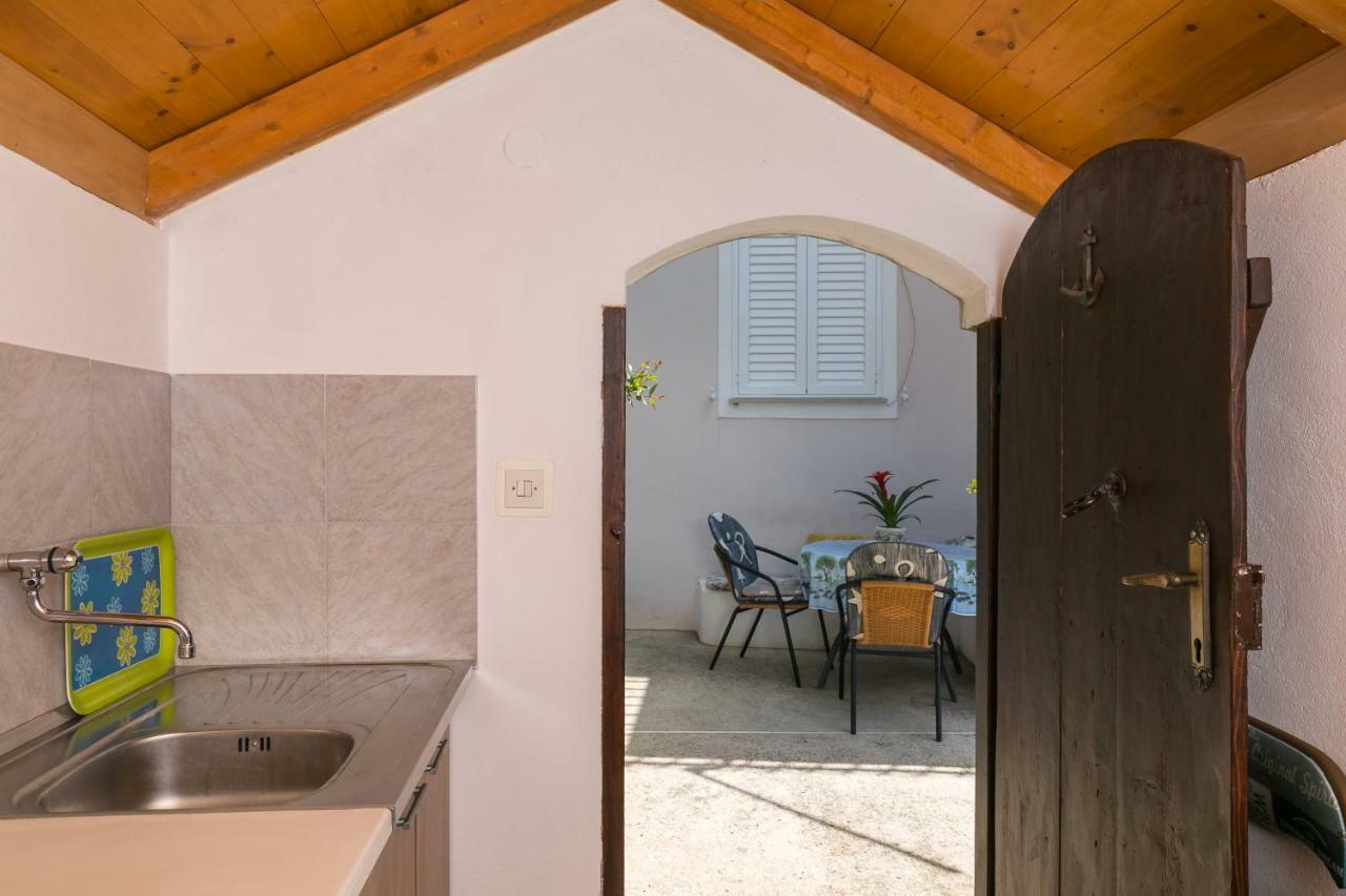Mini apartment Petra - rooms Purple&Green with kitchen&garden Dubrovnik Buitenkant foto