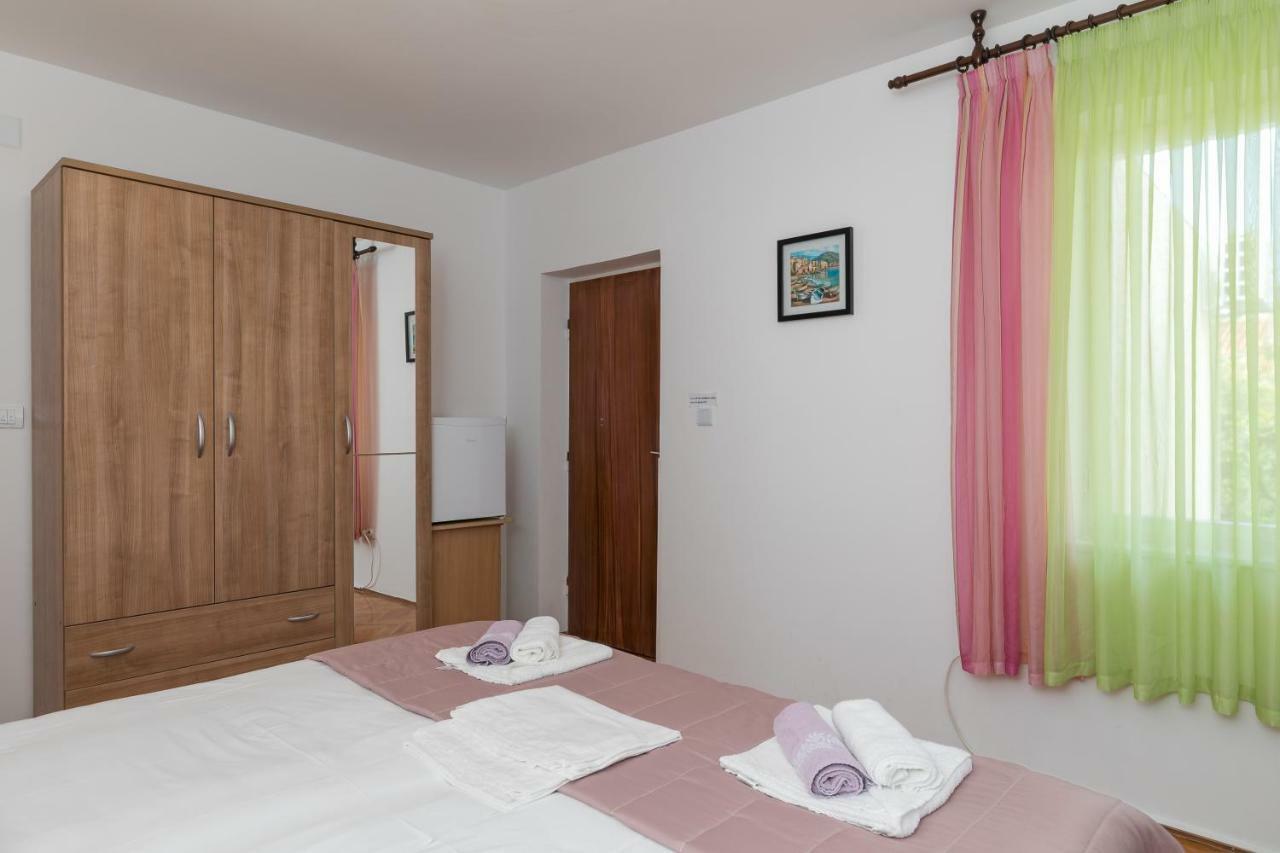 Mini apartment Petra - rooms Purple&Green with kitchen&garden Dubrovnik Buitenkant foto