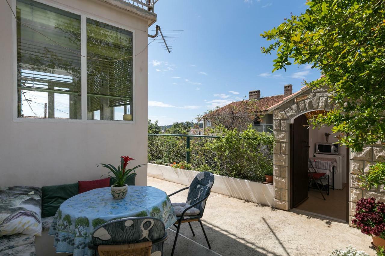 Mini apartment Petra - rooms Purple&Green with kitchen&garden Dubrovnik Buitenkant foto