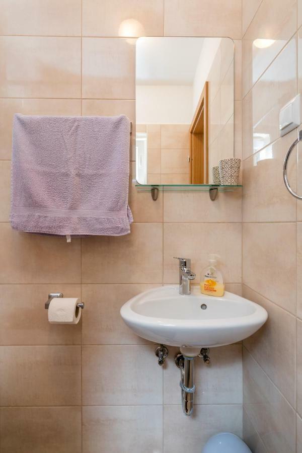 Mini apartment Petra - rooms Purple&Green with kitchen&garden Dubrovnik Buitenkant foto